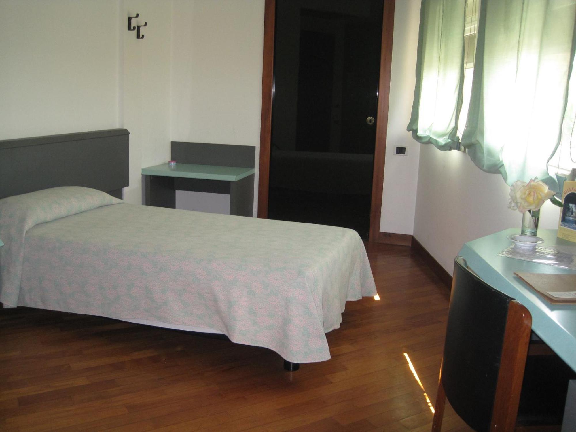 Albergo Villa & Roma Pallazzolo sull'Oglio Ruang foto