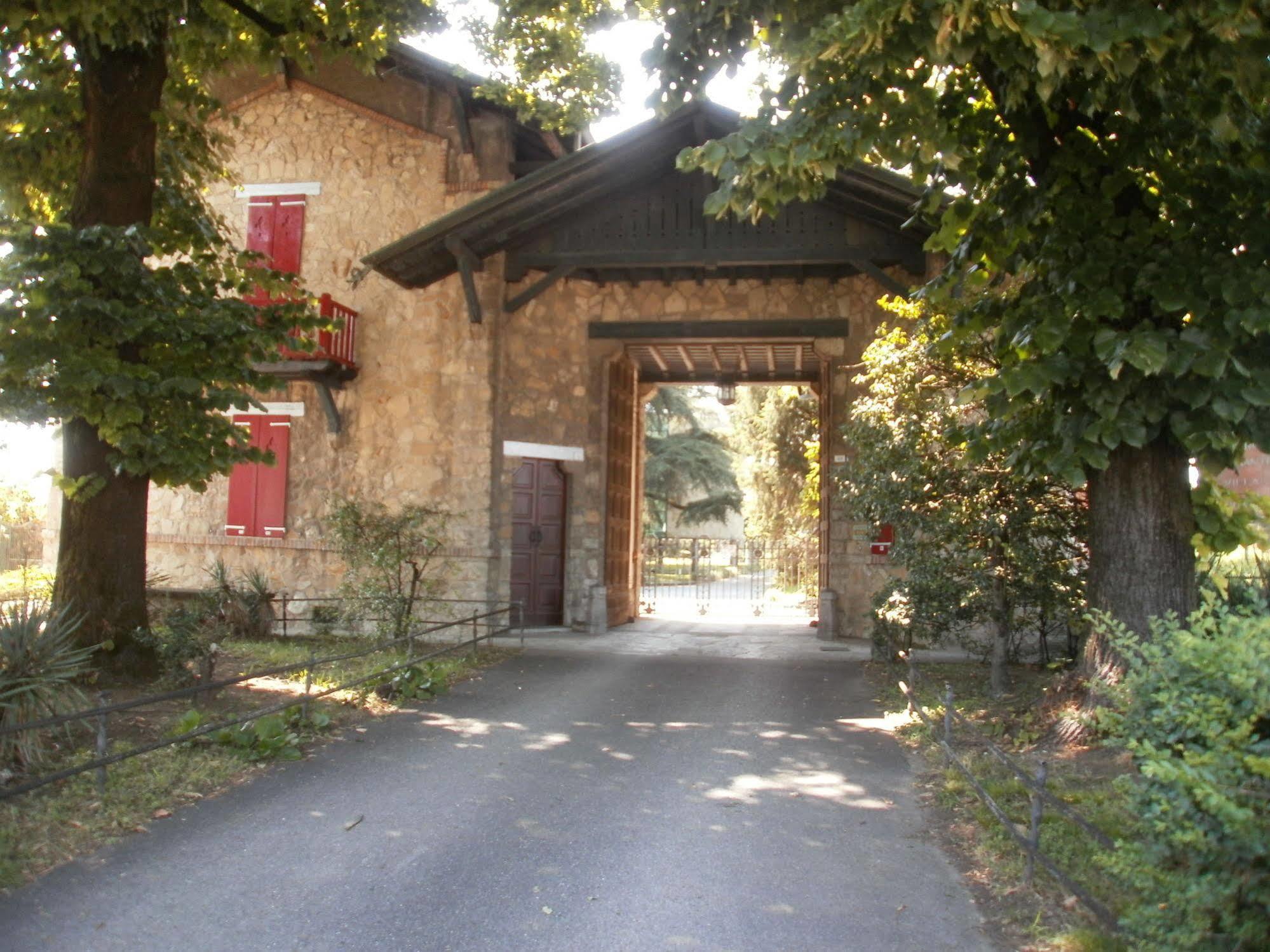 Albergo Villa & Roma Pallazzolo sull'Oglio Bagian luar foto